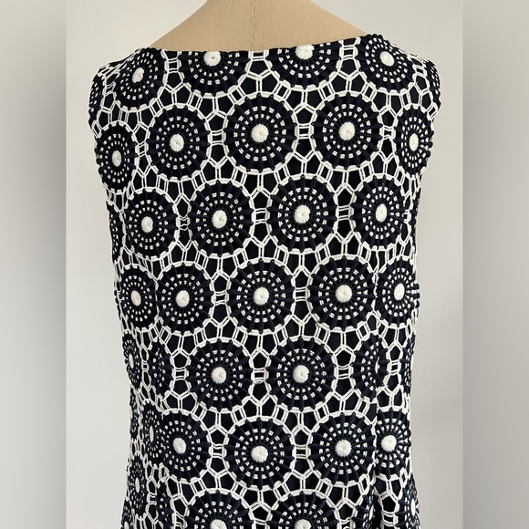 Talbots Womens dress Size 12. Dark Navy and White stunning embroidery detail. - Picture 12 of 12